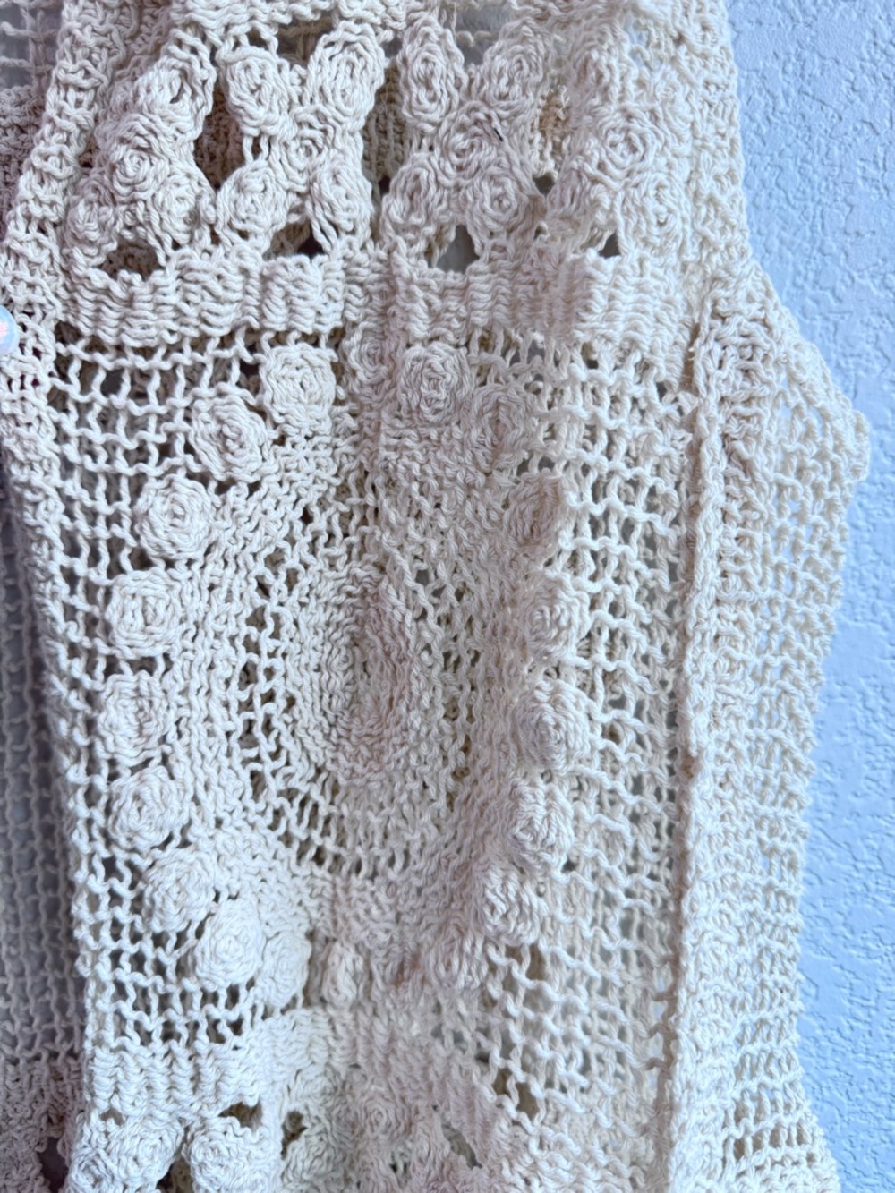 D&Y Nordstrom Rack Brand Beige Crochet Openwork Vest. Size OS. - Picture 4 of 14